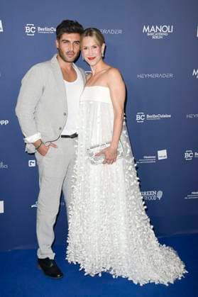 Wolke Hegenbarth mit Partner Oliver Vaid bei der Verleihung des Deutschen Schauspielpreises 2024 im Club Theater Berlin. Berlin, 13.09.2024