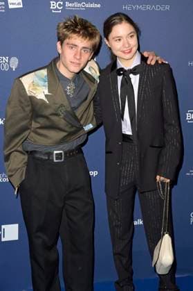 Florian Geißelmann und Hannah Schiller bei der Verleihung des Deutschen Schauspielpreises 2024 im Club Theater Berlin. Berlin, 13.09.2024