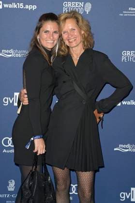 Helga Trüpel und Rahel Rüdel bei der Verleihung des Deutschen Schauspielpreises 2024 im Club Theater Berlin. Berlin, 13.09.2024