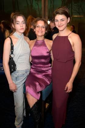 Kea Krassau, Kristin Suckow und Johanna Polley bei der Verleihung des Deutschen Schauspielpreises 2024 im Club Theater Berlin. Berlin, 13.09.2024