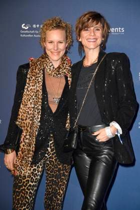 Christina Hecke mit Ehefrau Stefanie Henn bei der Verleihung des Deutschen Schauspielpreises 2024 im Club Theater Berlin. Berlin, 13.09.2024