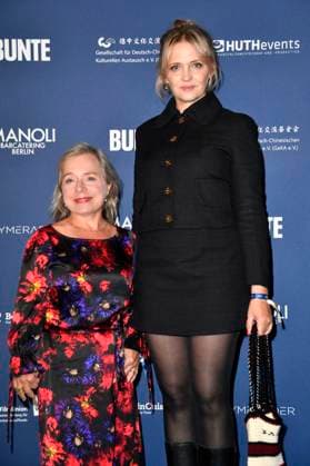 Christine Urspruch und Laura Tonke bei der Verleihung des Deutschen Schauspielpreises 2024 im Club Theater Berlin. Berlin, 13.09.2024