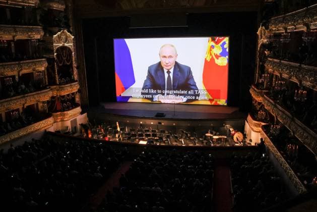 News Themen der Woche KW37 RUSSIA, MOSCOW - SEPTEMBER 14, 2024: Russia s President Vladimir Putin (on screen) addresses an event marking the 120th birthday of the TASS Russian News Agency at Bolshoi Theatre. Mikhail Metzel TASS  74030632