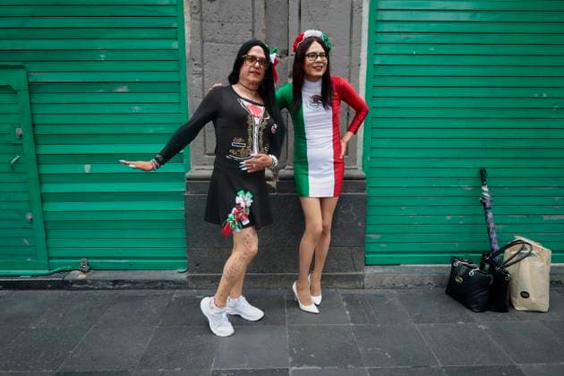 Mexicans And Tourists Get Ready For The Grito De Independencia Of Mexico This September 15 Two women pose with tricolour clothes in Mexico City, Mexico, on September 14, 2024, prior to the Grito de Independencia de Mexico that takes place on September 15 in the Zocalo of the capital, headed by the president of Mexico, Andres Manuel Lopez Obrador. Mexico City Mexico City Mexico  Copyright: xGerardoxVieyrax originalFilename: vieyra-notitle240914_npMFo.jpg