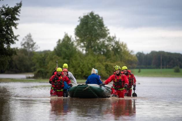 News Bilder des Tages Flooded Novohradka River during heavy rains in Brezovice, Czech Republic, on September 15, 2024. Rescuers evacuated residents of village Holesovice. (CTKxPhoto JosefxVostarek) CTKPhotoP2024091506014  CTKPhotoP2024091506014