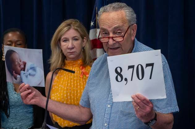 Senator Schumer Announces Another Vote On The Right To IVF Act In The Senate (NEW) Senator Schumer Announces Another Vote On The Right To IVF Act In The Senate. September 15, 2024, New York, New York, USA: Senate Majority Leader, U.S. Senator Chuck Schumer (D-NY), standing with New York families and a children delivered through the miracle of IVF, announces that the Right to IVF Act vote will be Tuesday in the Senate on September 15, 2024 in New York City. (Credit: M10s TheNews2) (Foto: M10s Thenews2 imago images) Senator Schumer Announces Another Vote On The Right To IVF Act In The Senate  Copyright: xRonxAdarx