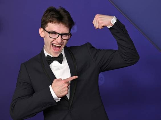 Stephen Nedoroscik arrives for the 76th annual Primetime Emmy Awards at the Peacock Theater in Los Angeles on Sunday, September 15, 2024.  LAP202409150639 CHRISxCHEW