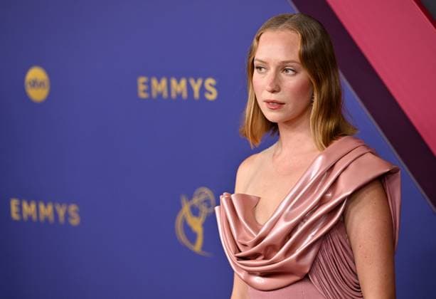 Hannah Einbinder arrives for the 76th annual Primetime Emmy Awards at the Peacock Theater in Los Angeles on Sunday, September 15, 2024.  LAP202409150679 CHRISxCHEW