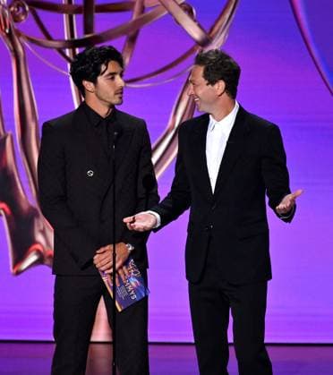 (L-R) Taylor Zakhar Perez and Ebon Moss-Bachrach appear onstage during the 76th annual Primetime Emmy Awards at the Peacock Theater in Los Angeles on Sunday, September 15, 2024.  LAP2024091597 JIMxRUYMEN