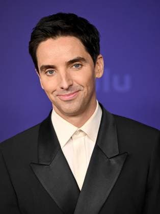 Paul W. Downs arrives for the 76th annual Primetime Emmy Awards at the Peacock Theater in Los Angeles on Sunday, September 15, 2024.  LAP202409150855 CHRISxCHEW