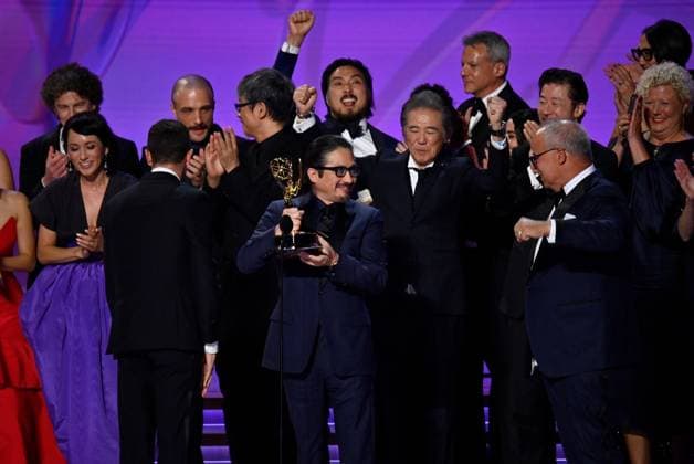 Hiroyuki Sanada (C), along with cast and crew, accept the Outstanding Drama Series award for Sh?gun onstage during the 76th annual Primetime Emmy Awards at the Peacock Theater in Los Angeles on Sunday, September 15, 2024.  LAP20240915206 JIMxRUYMEN