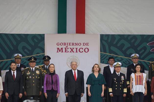 Mexiko, Militärparade zum Unabhängigkeitstag in Mexiko-Stadt Military Civic Parade On The Occasion Of The 214th Anniversary Of The Independence Of Mexico Andres Manuel Lopez Obrador, President of Mexico, participates in the Military Civic Parade in Mexico City s Zocalo in Mexico City, Mexico, on September 16, 2024, on the occasion of the 214th Anniversary of Mexico s Independence. Mexico City Mexico City Mexico  Copyright: xGerardoxVieyrax originalFilename: vieyra-notitle240916_npTyb.jpg