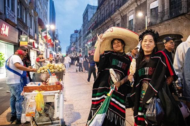 214th Commemoration of Mexico s Independence Day Hundred of people attending at Zocalo in the main square to join the celebration of the 214th Anniversary of Mexico s Independence Day. on September 15, 2024 in Mexico City, Mexico. Mexico City CDMX Mexico Copyright: xEssenexHernandezx