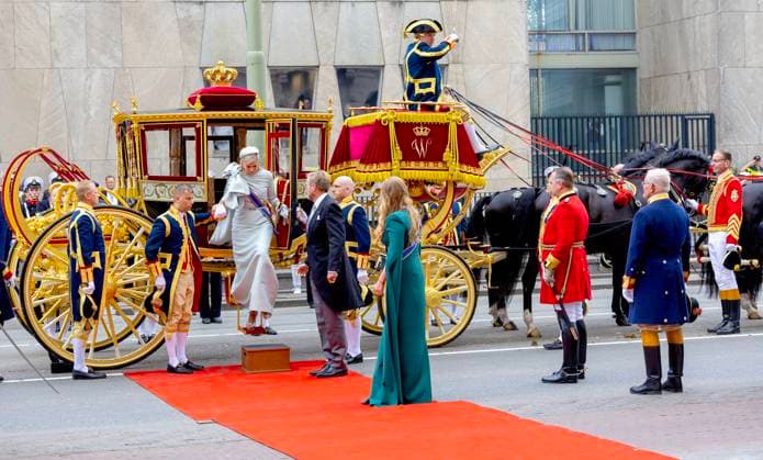 Entertainment Themen der Woche KW39 Entertainment Bilder des Tages 17-09-2024 Prinsjesdag Queen Maxima and King Willem-Alexander and Princess Amalia during the presentation of the dutch 2025 budget memorandum, Prinsjesdag, and the opening of the parliamentary year at palace Noordeinde and at the Koninklijke Schouwburg in The Hague. Â  Copyright: xPPEx