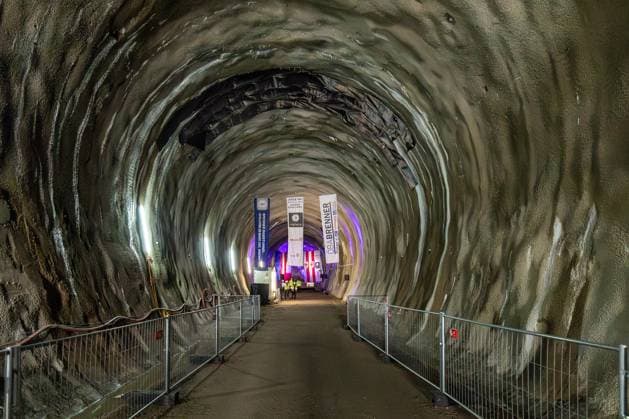 News Themen der Woche KW38 News Bilder des Tages Pfons 17.09.2024, Sillschlucht, Pfons, AUT, Brenner Basistunnel, Medientermin, Durchschlagfeier Baulose H41 Sillschlucht Pfons und H21 Sillschlucht , im Bild Tunnelröhre vor dem Durchstich during the Breakthrough ceremony for construction lots H41 Sillschlucht - Pfons and H21 Sillschlucht. Sillschlucht in Pfons, Austria on 2024 09 17. Expa *** Pfons 17 09 2024, Sillschlucht, Pfons, AUT, Brenner Base Tunnel, Media event, Breakthrough ceremony construction lots H41 Sillschlucht Pfons and H21 Sillschlucht , in the picture tunnel tube before the breakthrough during the Breakthrough ceremony for construction lots H41 Sillschlucht Pfons and H21 Sillschlucht Sillschlucht in Pfons, Austria on 2024 09 17 Expa  EP_gro
