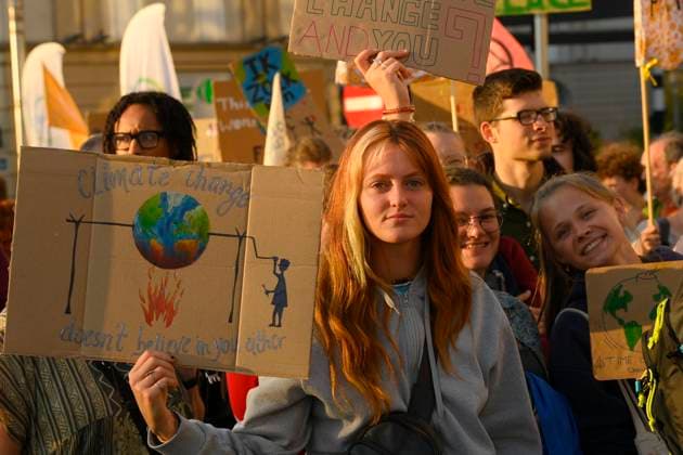 News Themen der Woche KW38 News Bilder des Tages Fridays For Future September 20, 2024 BRUSSELS, BELGIUM - SEPTEMBER 20: Climate march organized by Youth for Climate, Rise For Climate and Grands-Parents pour le climat. pictured on September 20, 2024 in Brussels, Belgium, 20 09 2024 Brussels Belgium  Copyright: xPhilipxReynaersx