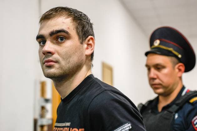 News Themen der Woche KW38 News Bilder des Tages RUSSIA, MOSCOW - SEPTEMBER 20, 2024: Defendant Danila Abramov (L) appears at Moscow s Basmanny District Court for a remand hearing in connection with a shooting incident, which took place outside an office of the online retailer Wildberries at the Romanov Dvor Business Centre on 18 September. The press service of the Wildberries and Russ Group earlier reported that Wildberries co-owner Vladislav Bakalchuk and his armed security had attempted to storm the company s office. According to Russia s Investigative Committee, two people were killed during the shooting. Nearly 30 people have been detained in connection with the shooting incident, with a criminal investigation launched under five articles of Russia s Criminal Code. Yulia Morozova TAS  74204129
