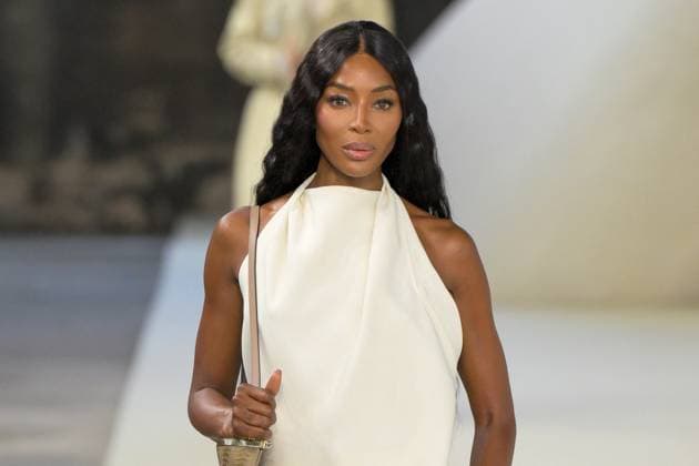 Naomi Campbell, Irina Shayk and Mariacarla Boscono walk the runway for Tod s spring summer 2025 during the Milan Fashion Week MFW Naomi Campbell walks the runway for Tod s spring summer 2025 during the Milan Fashion Week MFW , in Milan, Italy on September 20, 2024 A model walks the runway at the Tod s fashion show during the Milan Womenswear Spring Summer 2025 on September 20, 2024 in Milan, Italy Milan Italie  Copyright: xAgencex xBestimagexAgencex xBestimagex
