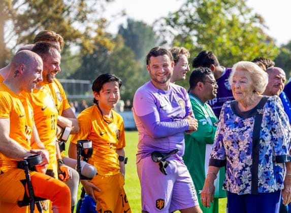 21-09-2024 Goes Princess Beatrix visited football club SSV 65 in Goes, for the national campaign day of the Zwaluwen Youth Action. This campaign day is in collaboration with Sportclub Grenzeloos Bewegen, founded for and by the physically disabled. Â  Copyright: xPPEx