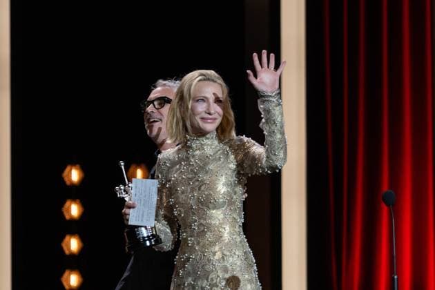 Cate Blanchet receives the Donostia Award at the 72nd San Sebastian International Film Festival in San Sebastian - 21 Sept 2024 Film director Alfonso Cuaron presents the Donostia Award in recognition of her acting career to Cate Blanchet. San Sebastian Spain Copyright: xJavixJuliox xSOPAxImagesx Cate Blanchet receives the Donostia Award at the 72nd San Sebastian Film Festival-27