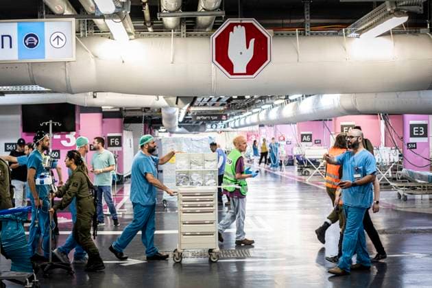 Bilder des Jahres 2024, News 09 September News Themen der Woche KW38 News Bilder des Tages Haifa Underground emergency Hospital Hospital staff moves equipment at the underground parking of the Rambam Hospital in Haifa, Sunday, Sept 22 2024. The Hospital moved its wards and patients underground after Hezbollah launched more than 100 rockets early Sunday across a wider and deeper area of northern Israel, with some landing near the city of Haifa, and Israel launched hundreds of strikes on Lebanon. The sides appeared to be spiraling toward all-out war following months of escalating tensions. Photo by Eyal Warshavsky. Haifa Israel Copyright: xEyalxWarshavskyx