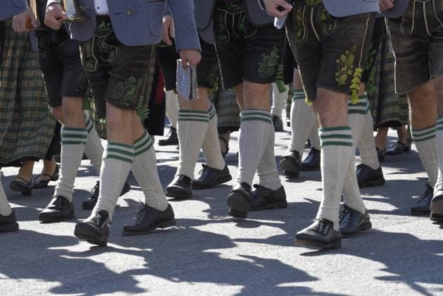 Bilder des Jahres 2024, News 09 September News Themen der Woche KW38 News Bilder des Tages Trachten- und Schützenzug am Oktoberfest in München 2024 Ein besonderer Höhepunkt des Oktoberfest ist der Trachten- und Schützenzug am Eröffnungswochenende durch die Münchner Innenstadt vor tausenden begeisterter Zuschauern aus aller Welt. Mehr als 9000 Teilnehmer aus ganz Deutschland und angrenzenden Ländern bilden mit ihren farbenprächtigen Folklore- , Trachten- und Musikgruppen einen rund 7 Kilometer langen Festzug. Neben Brauchtum und Folklore geben die Prachtgespanne der Münchner Brauereien und 40 festlich geschmückte Kutschen der Großveranstaltung einen fotogenen Rahmen. *** Trachten und Schützenzug at the Oktoberfest in Munich 2024 A special highlight of the Oktoberfest is the Trachten und Schützenzug on the opening we