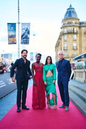 72nd San Sebastian International Film Festival: The Wild Robot Red Carpet Macarena Garcia, Alvaro Morte, Chris Sanders, Lupita Nyong o attended The Wild Robot Red Carpet during 72nd San Sebastian International Film Festival at Victoria Eugenia Theatre on September 22, 2024 in Donostia San Sebastian, Spain Photo by IMAGO MPG Donostia San Sebastian Victoria Eugenia Theatre Euskadi Spain  Copyright: xMPGx