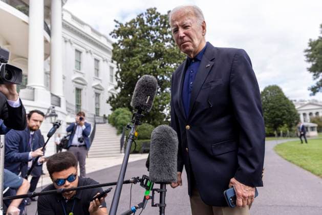 News Themen der Woche KW38 News Bilder des Tages President Biden returns to the White House following his final Quad Summit US President Joe Biden responds to a question from the news media after stepping off Marine One on the South Lawn of the White House in Washington, DC, USA, 22 September 2024. President Biden is returning from Wilmington, Delaware where he hosted the leaders of Australia, India and Japan at his home for his final ‘Quad Summit.’ WASHINGTON DISTRICT OF COLUMBIA United States  Copyright: xPool ABACAx