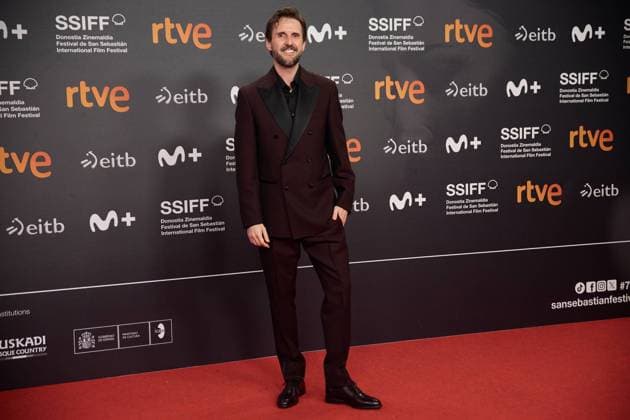 Donostia-San Sebastian, Basque Country, Spain. 22th Sep 2024. Film Festival. SSIFF 72. Julian Lopez (Actor) on the Kursaal red carpet at the photocall for the Spanish film Â Los destellos GlimmersÂ , part of the Official Selection of the 72nd edition of the San Sebastian International Film Festival Zinemaldia, in Donostia-San Sebastian on September 22, 2024. Credit : Inigo Alzugaray Cordon Press Cordon Press 