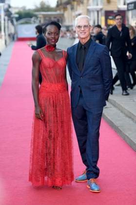 Lupita Nyong o und Chris Sanders bei der Premiere des Animationsfilms The Wild Robot Der Wilde Roboter auf dem 72. Internationalen Filmfestival San Sebastian Festival Internacional de Cine de San Sebastian im Theater Victoria Eugenia. San Sebastian, 22.09.2024