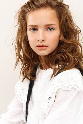 Creative Highlights Symbolfotos Portrait of a beautiful 7 years old girl. Close-up, studio. Minsk, Minsk Region, Belarus CR_YUKI240921-309541-01 ,model released, Symbolfoto