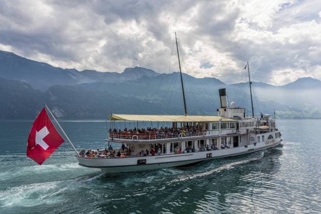 Altes Dampfschiff auf dem Vierwaldstättersee in der Schweiz Old steamship on Lake Lucerne in Switzerland Copyright: imageBROKER BernhardxKlar ibliqx11426784.jpg