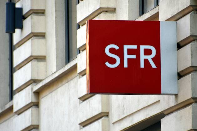 SFR logo in Marseille, France - 21 Sept 2024 An SFR sign is seen on the facade of a store in Marseille. On September 3, 2024, the telecom operator SFR was the victim of a cyberattack affecting the personal data of at least 50,000 of its customers. The hacked data included the name, first name, telephone number, email address, postal address, IBAN, as well as telephone and SIM card identification numbers. SFR specifies that passwords, call details or the content of SMS messages were not affected. Marseille France Copyright: xGerardxBottinox xSOPAxImagesx 2024_09_21_SFR_logo_DSC_1146_r
