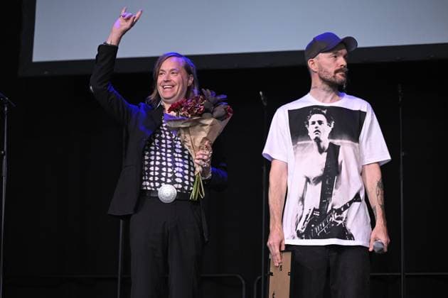 NORRKÖPING, SWEDEN 20240924 Refused is elected to the Swedish music hall of fame Dennis Lyxzán and David Sandström receive flowers and diplomas NORRKÖPING SWEDEN x10070x  Copyright: xJessicaxGow TTx SWEDISH MUSIC HALL OF FAME rnmdbPV_9b4