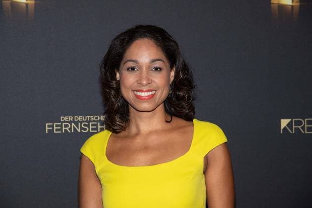 Jana PAREIGIS, Moderatorin, Roter Teppich, Red Carpet Show, Ankunft, arrival, Verleihung des Deutschen Fernsehpreises, Die Nacht der Kreativen - Der Deutsche Fernsehpreis 2024, Deutscher Fernsehpreis 2024 in Koeln, am 24.09.2024.