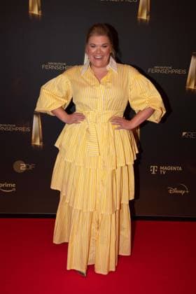 Gisa FLAKE, Schauspielerin, Roter Teppich, Red Carpet Show, Ankunft, arrival, Verleihung des Deutschen Fernsehpreises, Die Nacht der Kreativen - Der Deutsche Fernsehpreis 2024, Deutscher Fernsehpreis 2024 in Koeln, am 24.09.2024.