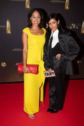 v.l. Jana PAREIGIS, Moderatorin, Collien ULMEN-FERNANDES, Schauspielerin, Roter Teppich, Red Carpet Show, Ankunft, arrival, Verleihung des Deutschen Fernsehpreises, Die Nacht der Kreativen - Der Deutsche Fernsehpreis 2024, Deutscher Fernsehpreis 2024 in Koeln, am 24.09.2024.