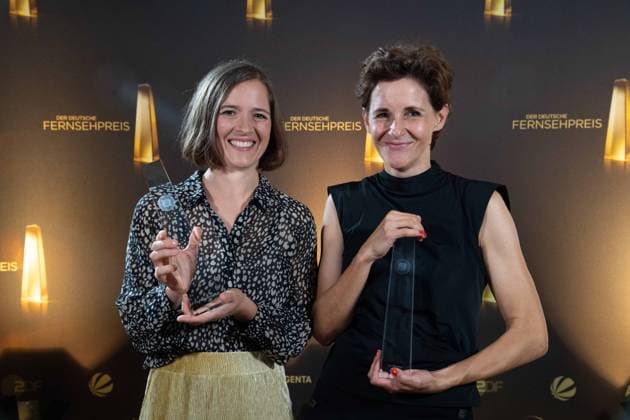 v.l. Lea FUMY-SCHLEEF, Uta MATERNE, Preistraeger Beste Ausstattung Fiktion Verleihung des Deutschen Fernsehpreises, Die Nacht der Kreativen - Der Deutsche Fernsehpreis 2024, Deutscher Fernsehpreis 2024 in Koeln, am 24.09.2024.