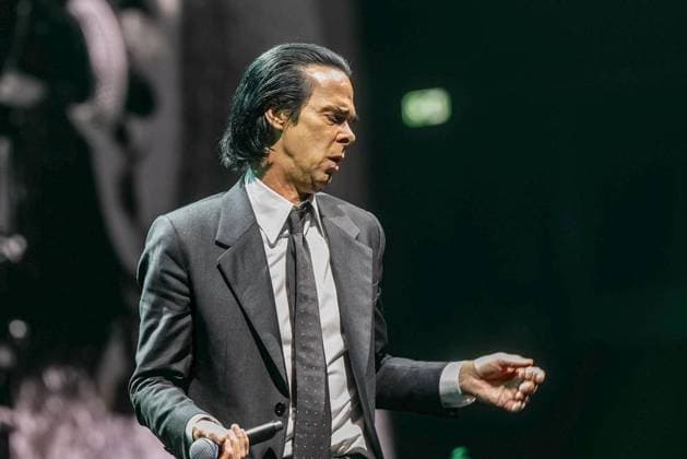 Bilder des Jahres 2024, Entertainment 09 September Entertainment Themen der Woche KW39 Entertainment Bilder des Tages Nick Cave & The Bad Seeds in Oberhausen ** NUR FÜR REDAKTIONELLE ZWECKE ** EDITORIAL USE ONLY **<p>Nick Cave &amp; The Bad Seeds spielen am 24.9.2024 in der Rudolf Weber-Arena in Oberhausen. Die Band kommt aus Australien. Foto : Arnulf Stoffel Funke Foto Services < p> Buntes Deutschland NRW Oberhausen Copyright: ArnulfxStoffel *** Nick Cave The Bad Seeds in Oberhausen FOR EDITORIAL PURPOSES ONLY EDITORIAL USE ONLY p Nick Cave amp The Bad Seeds play on 24 9 2024 at the Rudolf Weber Arena in Oberhausen The band comes from Australia Photo Arnulf Stoffel Funke Foto Services p Buntes Deutschland NRW Oberhausen Copyright ArnulfxStoffel Copyright: ArnulfxStoffel doc7xbs5qoc9mbrht0calm ,EDITORIAL USE ONLY