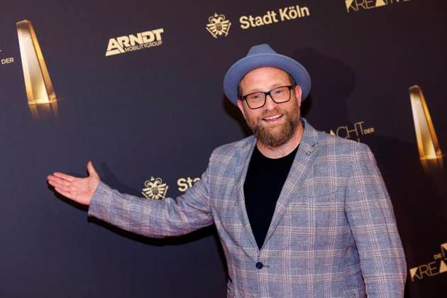Musiker Gregor Meyle beim Red Carpet bei Die Nacht der Kreativen am Vorabend des Deutsche Fernsehpreis 2024 in der Flora. Köln, 24.09.2024 NRW Deutschland Copyright: xChristophxHardtx