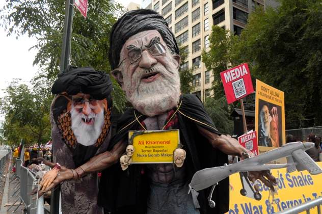 News Themen der Woche KW39 Protest Against Iranian Government Outside 79th Session of United Nations General Assembly in New York City, US - 24 Sept 2024 A puppet of Iran s supreme leader Ayatollah Ali Khamenei is seen at an anti-Iranian government rally in Dag Hammarskjold Plaza outside the 79th session of the United Nations General Assembly. Protesters opposing the state of Iran rallied outside the United Nations building during the annual meeting of world leaders at the 79th session of the United Nations General Assembly. Demonstrators condemned the Iranian government for human rights violations. The protest occurred on the day the president of Iran, Masoud Pezeshkian, was scheduled to speak at the United Nations. New York United States Copyright: xJiminxKimx xSOPAxImagesx JKIM_DSC8435.jpeg