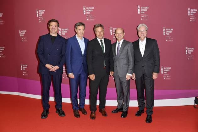 RECORD DATE NOT STATED Verleihung des Deutschen Gründerpreis im ZDF Hauptstadtstudio Gregor Peter Schmitz (Vorsitzender der Chefredaktion des Stern), Dr. Norbert Himmler (Intendant des ZDF), Robert Habeck, Prof. Dr. Ulrich Reuter (Präsident des DSGV - DSGV.de) und Andreas Haffner (Vorstand für Personal- und Sozialwesen der Porsche AG) bei der Verleihung des Deutschen Gründerpreis im ZDF-Hauptstadtstudio in in Berlin Copyright: xEventpressxTimmx