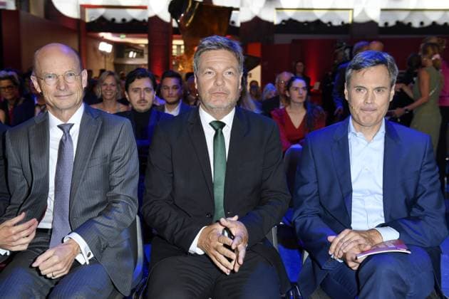 RECORD DATE NOT STATED Verleihung des Deutschen Gründerpreis im ZDF Hauptstadtstudio Prof. Dr. Ulrich Reuter (Präsident des DSGV - DSGV.de) , Robert Habeck und Dr. Norbert Himmler (Intendant des ZDF) bei der Verleihung des Deutschen Gründerpreis im ZDF-Hauptstadtstudio in in Berlin Copyright: xEventpressxTimmx
