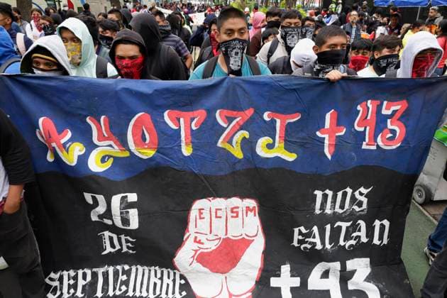 Mothers And Fathers Of The 43 Ayotzinapa Students March 10 Years After Their Disappearance The 43 missing students from Ayotzinapa throw firecrackers on Tuesday, September 24, 2024, and demonstrate outside the Senate of the Republic in Mexico City, Mexico, to demand justice and punishment for those responsible for the disappearance of their comrades almost 10 years after the events in Iguala, Guerrero state. Mexico City Mexico City Mexico  Copyright: xGerardoxVieyrax originalFilename: vieyra-notitle240924_npvZA.jpg