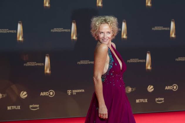 Katja RIEMANN, Schauspielerin, Roter Teppich, Red Carpet Show, Ankunft, arrival, Verleihung des Deutschen Fernsehpreises, Der Deutsche Fernsehpreis 2024, Deutscher Fernsehpreis 2024 in den MMC Studios Koeln, am 25.09.2024.