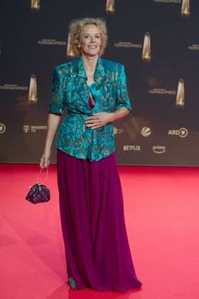 Katja RIEMANN, Schauspielerin, Roter Teppich, Red Carpet Show, Ankunft, arrival, Verleihung des Deutschen Fernsehpreises, Der Deutsche Fernsehpreis 2024, Deutscher Fernsehpreis 2024 in den MMC Studios Koeln, am 25.09.2024.