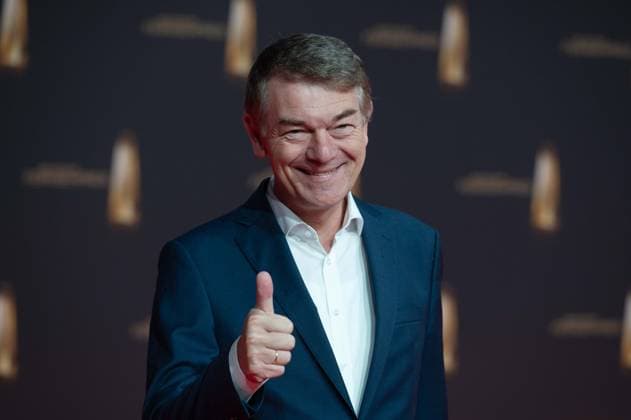 Joerg SCHOENENBORN, Jörg Schönenborn, WDR Programmdirektor, Roter Teppich, Red Carpet Show, Ankunft, arrival, Verleihung des Deutschen Fernsehpreises, Der Deutsche Fernsehpreis 2024, Deutscher Fernsehpreis 2024 in den MMC Studios Koeln, am 25.09.2024.