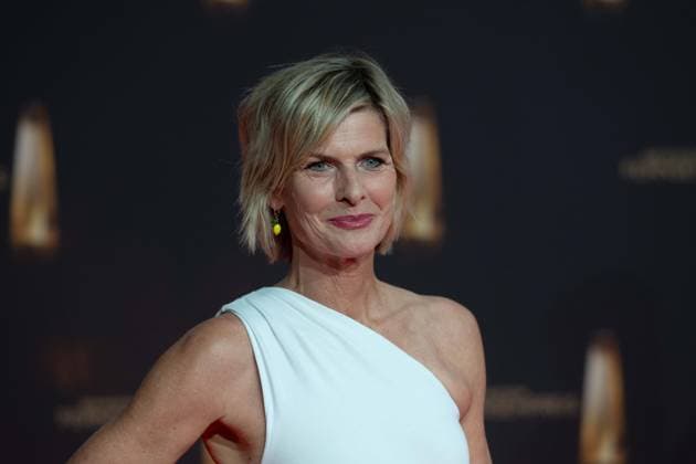 Barbara HAHLWEG, Moderatorin, Roter Teppich, Red Carpet Show, Ankunft, arrival, Verleihung des Deutschen Fernsehpreises, Der Deutsche Fernsehpreis 2024, Deutscher Fernsehpreis 2024 in den MMC Studios Koeln, am 25.09.2024.