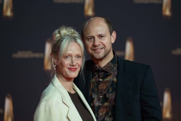 Moritz FUEHRMANN, Führmann, Schauspieler, Anna SCHUDT, Schauspielerin, Roter Teppich, Red Carpet Show, Ankunft, arrival, Verleihung des Deutschen Fernsehpreises, Der Deutsche Fernsehpreis 2024, Deutscher Fernsehpreis 2024 in den MMC Studios Koeln, am 25.09.2024.