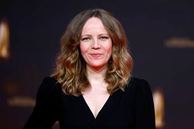 Komikerin Sarah Bosetti auf dem Red Carpet beim Deutschen Fernsehpreis 2024 in den MMC-Studios in Ossendorf. Köln, 25.09.2024 NRW Deutschland Copyright: xChristophxHardtx